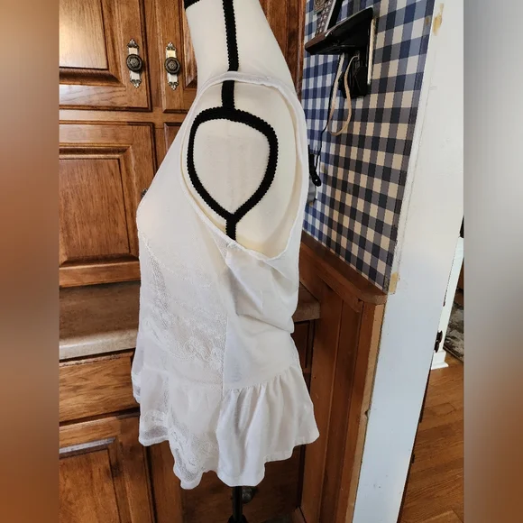 American Eagle Outfitters Cream Embroidered Overlay Tank Size M - Picture 6 of 9